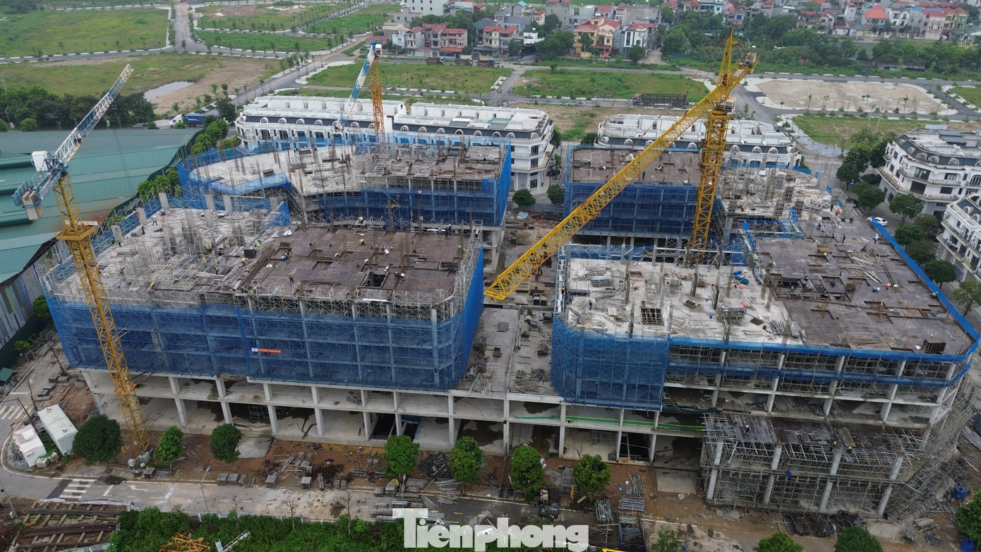 Dự án NƠXH Uy Nỗ do Tổng Công ty 319 làm chủ đầu tư, được khởi công từ cuối năm 2024, dự kiến hoàn thành quý 4/2026. Dự án gồm 4 khối nhà cao 9 tầng, 1 tầng hầm và 1 tum. Tổng số căn hộ NƠXH là 466 căn, với diện tích từ 40m2 đến 76,6m2 trong đó 419 căn để bán và và 47 căn thuê mua. tp-5.jpg