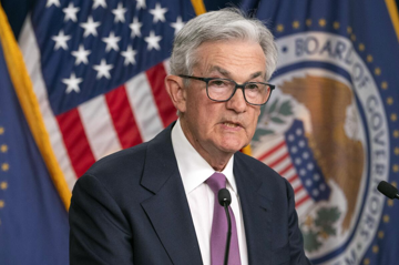 Chủ tịch Fed Jerome Powell phát tín hiệu hạ lãi suất, cảnh báo rủi ro lạm phát vì thuế quan