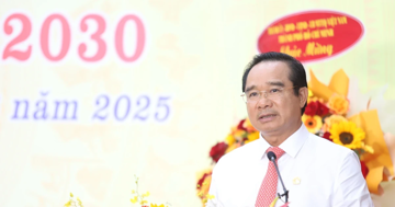 Chủ tịch TPHCM: Lãnh đạo phường dù đi khắp thế giới nhưng cần biết mọi việc ở địa phương