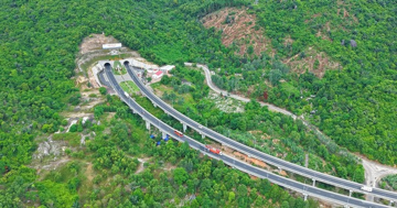 Hầm xuyên núi gần nghìn tỷ dài thứ 3 Việt Nam rút ngắn thời gian qua con đèo hiểm trở từ 60 phút còn 10 phút