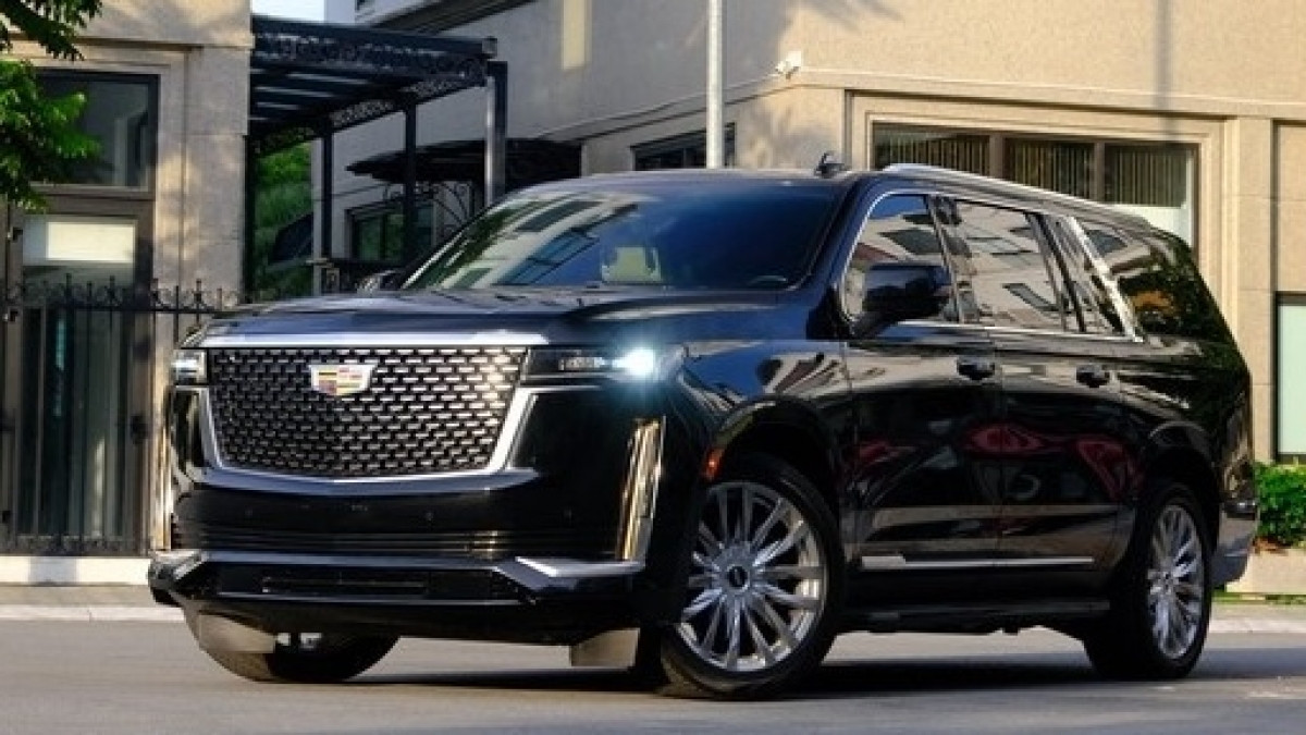 Siêu SUV Mỹ được rao bán tại Việt Nam với giá hơn 10 tỷ đồng: Là 'phòng khách di động' trang bị tân tiến, chung động cơ với VinFast President Siêu SUV Mỹ được rao bán tại Việt Nam với giá hơn 10 tỷ đồng: Là 'phòng khách di động' trang bị tân tiến, chung động cơ với VinFast President