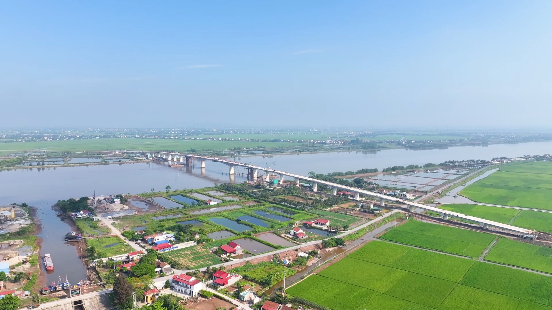 Dự chi 13.000 tỷ, 'thay áo' cho dòng sông biểu tượng của Ninh Bình- Ảnh 3.
