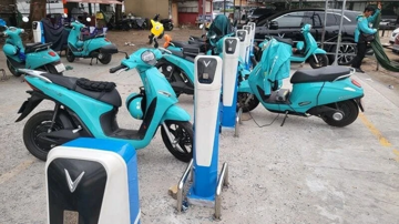 Đề xuất giá bán điện đối với nhà hàng, quán cà phê lắp trạm sạc xe