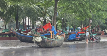 Thanh Hóa bắt đầu mưa, khẩn trương ứng phó bão '4 tại chỗ'