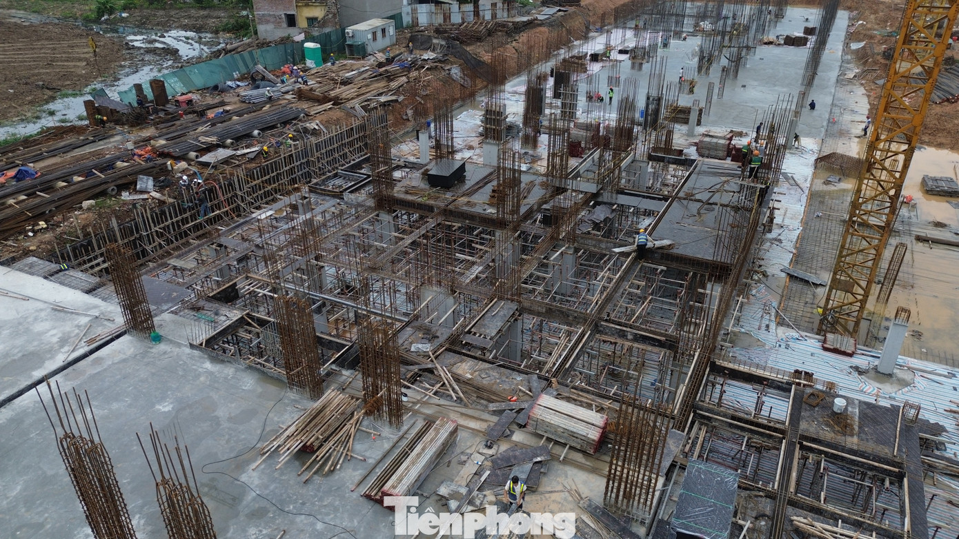 Hiện tại, đơn vị thi công đã hoàn thành xong phần móng công trình, đủ điều kiện để nhận hồ sơ mua bán. Dự kiến, chủ đầu tư sẽ nhận hồ sơ mua nhà ở xã hội từ giữa tháng 10/2025 và sẽ thông báo công khai trên phương tiện thông tin đại chúng. tp-7.jpg