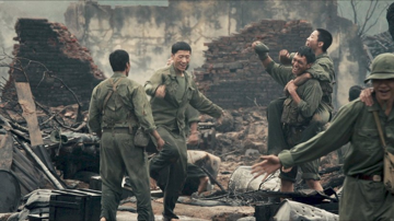 Ekip, diễn viên ‘Mưa đỏ’ đồng loạt phát lời kêu gọi quan trọng tới toàn bộ người xem