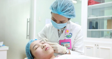 'Hàng hiệu' giá bèo từ chợ đến mạng: Cách nào để kiểm soát?