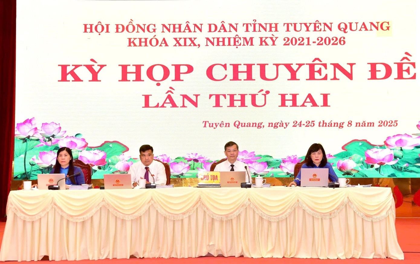 HĐND tỉnh Tuyên Quang khóa XIX, nhiệm kỳ 2021-2026 khai mạc Kỳ họp chuyên đề thứ 2. Ảnh: Ngọc Hưng. 7106.jpg