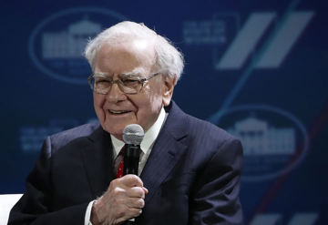 Không phải tấm bằng đại học, huyền thoại đầu tư Warren Buffett khẳng định đây mới là yếu tố quyết định sự thành công của một con người