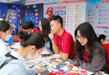 Sau sự cố nhầm tổ hợp xét tuyển khiến thí sinh trượt ‘oan’, trường đại học nêu hướng giải quyết