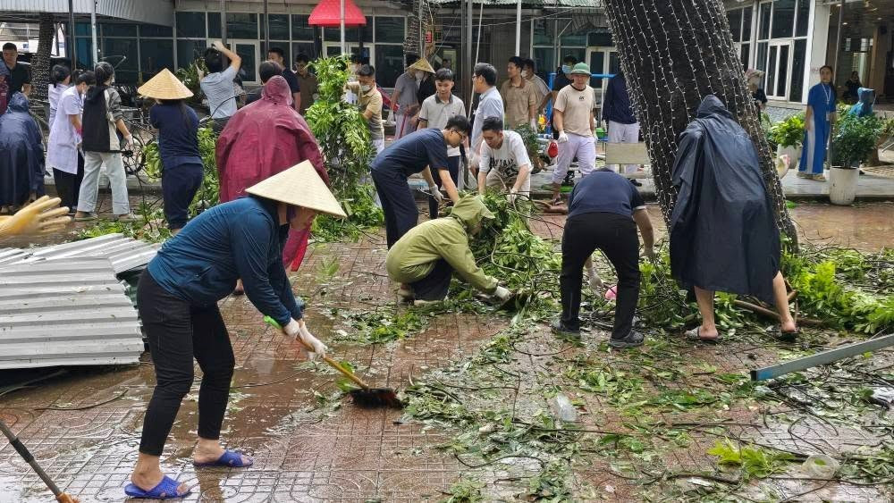 Nghệ An có 2 người bị thương, 2.189 căn nhà hư hỏng, tổng thiệt hại khoảng 850 tỷ đồng do bão số 5 - ảnh 3