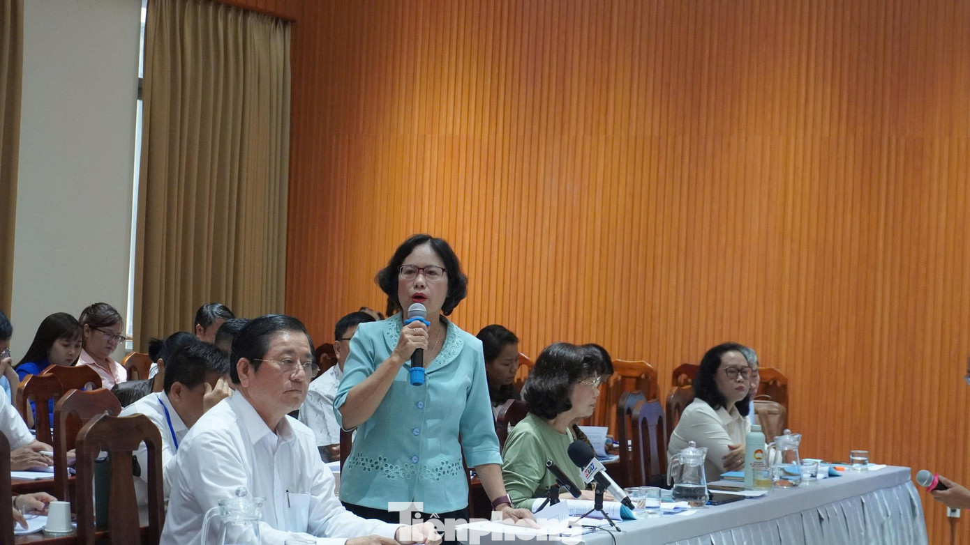 Bà Ung Thị Xuân Hương - Chủ tịch Hội Luật gia TPHCM nêu ý kiến tại hội nghị. Ảnh: Kim Cúc tp-quang-canh-4.jpg