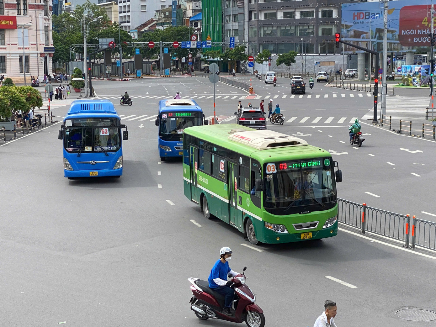 Đến năm 2030 100% xe buýt trên địa bàn TPHCM sẽ vận hành bằng điện hoặc năng lượng xanh. Ảnh minh họa: Hữu Huy xe-buyt-2.jpg