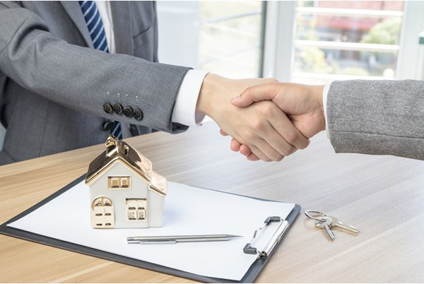 Môi giới bất động sản không chứng chỉ sẽ bị loại khỏi cuộc chơi- Ảnh 1.