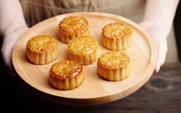 Thị trường bánh trung thu 2025: Doanh nghiệp lớn 'ra quân' sớm, bánh tạo hình thú cưng được lòng giới trẻ