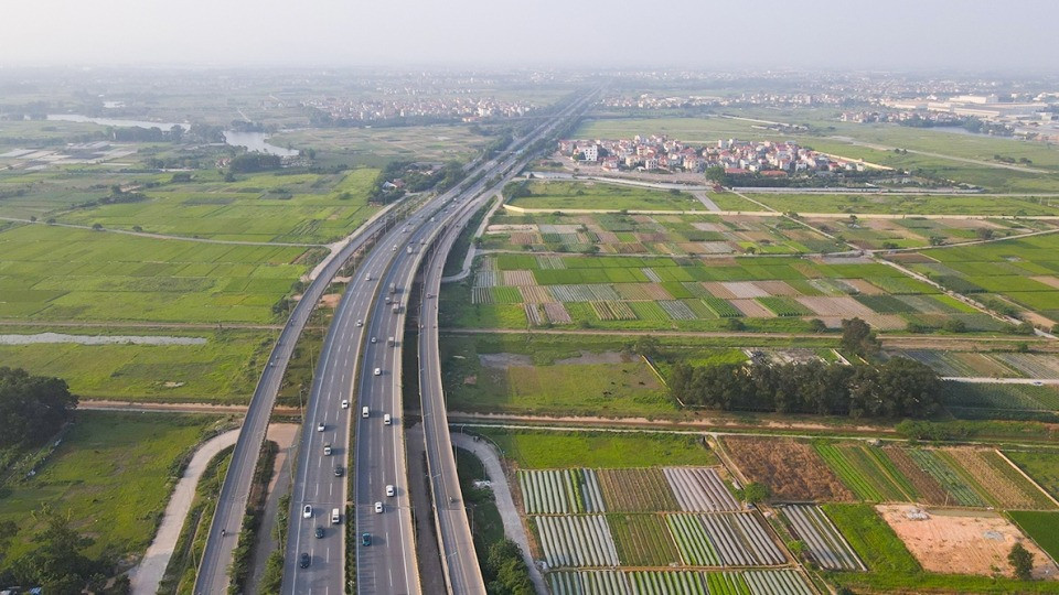 Từ bây giờ, chính quyền xã được trao thêm quyền đối với thủ tục về đất đai- Ảnh 1.