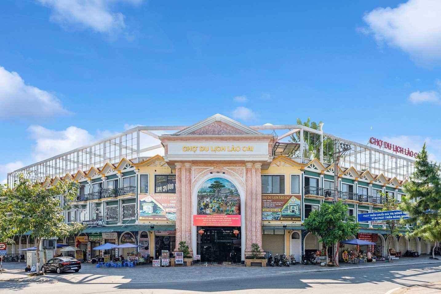 Chợ Du lịch Lào Cai. Nguồn ảnh: Đất Xanh Miền Bắc