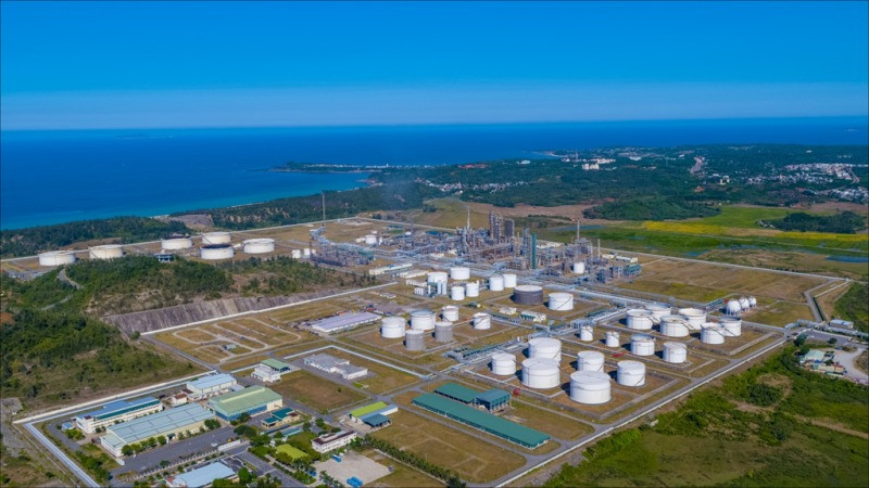 Doanh nghiệp vận hành nhà máy lọc dầu đầu tiên của Việt Nam được giao gần 450ha biển- Ảnh 1.