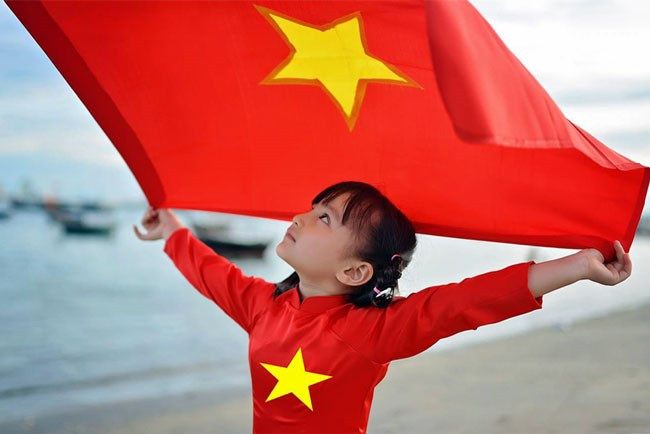 Từ ngày mai 31/8, bắt đầu chi trả quà 100.000 đồng của Chính phủ, gia đình có trẻ nhỏ nhận tiền như thế nào? - ảnh 1
