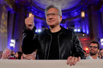 CEO Nvidia Jensen Huang: Cuộc đua AI mới chỉ khởi động, mọi sản phẩm chủ lực đều đang cháy hàng