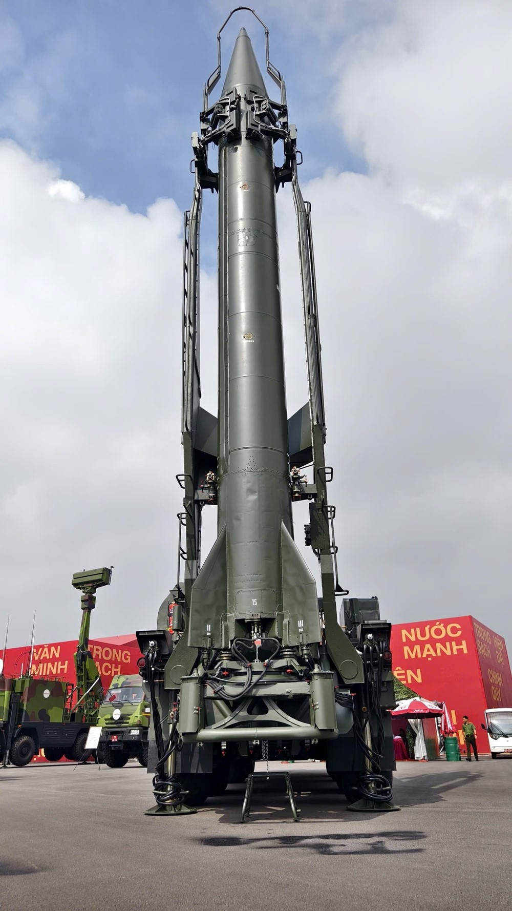 Việt Nam lần đầu ra mắt robot tuần tra, có khả năng thay thế con người suốt ngày đêm - ảnh 4