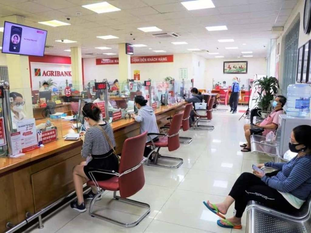 Ngành ngân hàng tại TPHCM và Đồng Nai phối hợp với Kho bạc Nhà nước kịp thời đáp ứng nhu cầu chi trả quà Tết Độc lập của Chính phủ cho người dân. tsc261121-01-1525.jpg