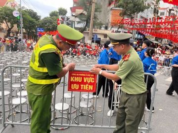 Công an Hà Nội đề nghị người dân không dựng lều giữ chỗ