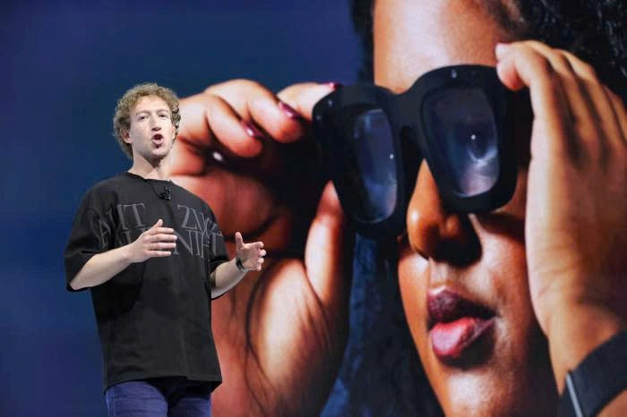 Mark Zuckerberg tung đòn mới: Đã đến lúc nói lời chia tay với iPhone? - ảnh 1