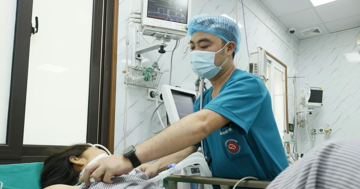 Bệnh viện Bạch Mai lên tiếng về thông tin ‘ tăng 1 độ, tăng 10% nguy cơ đột quỵ’