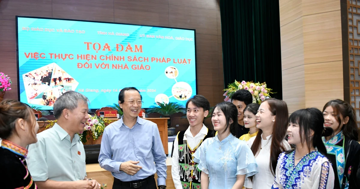Công chức phụ trách ngành giáo dục gặp khó