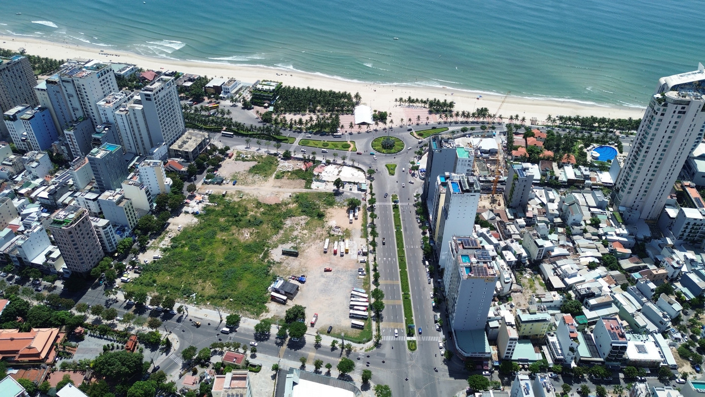 Khu vực lõi Trung tâm Tài chính trong vùng diện tích 6,17ha nằm tại các lô đất A12, A13, A14, A15 trên đường Võ Văn Kiệt; lô đất A* giáp đường Võ Nguyên Giáp - Võ Văn Kiệt. Đây là quỹ đất sạch, đã sẵn sàng cho việc đầu tư, xây dựng. dji-0049.jpg