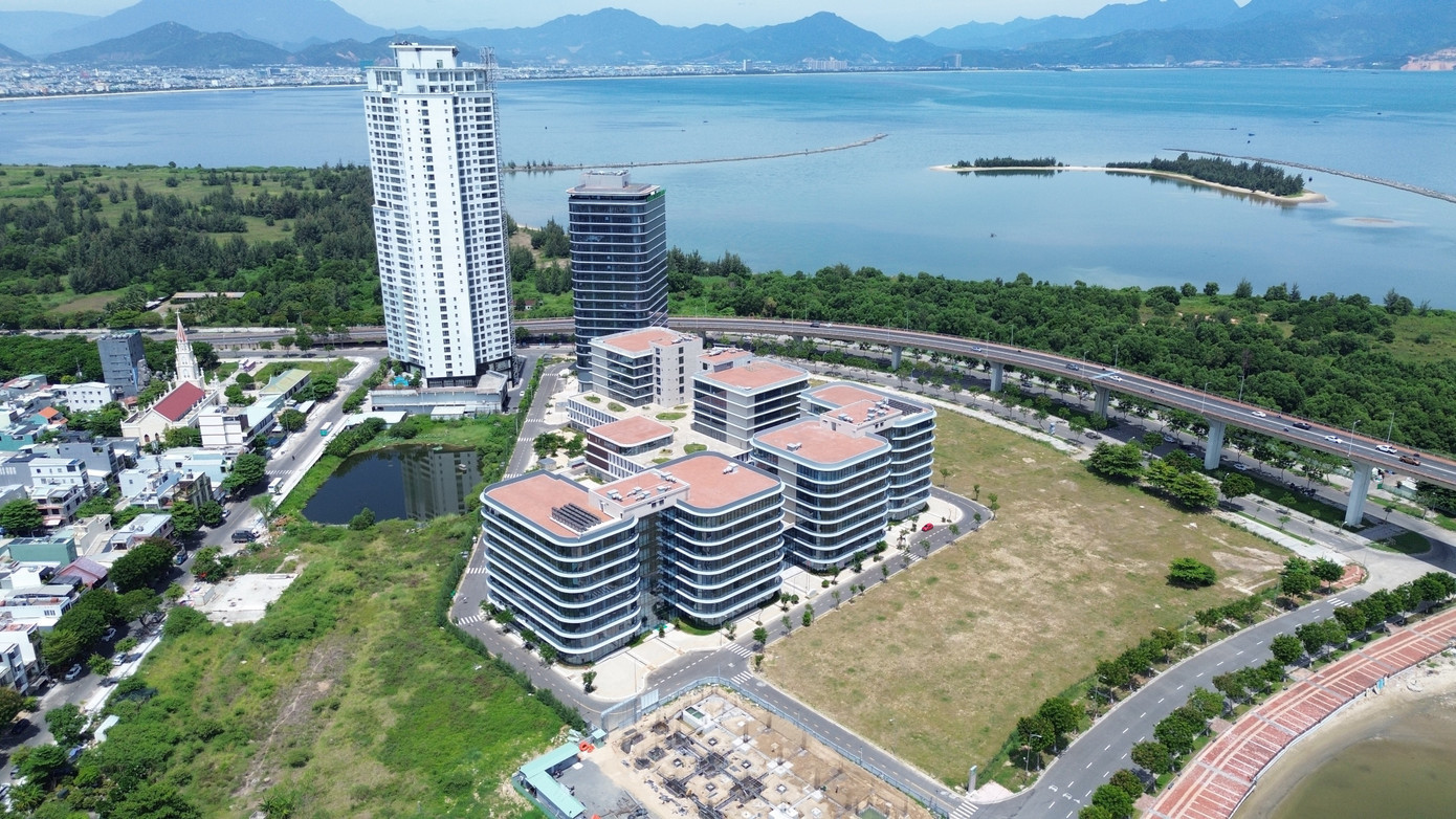 Trong năm 2025, Đà Nẵng sử dụng một phần diện tích tại khối nhà 8 tầng của Khu công viên phần mềm số 2 để bố trí trụ sở làm việc tạm thời cho ban trù bị thành lập Trung tâm Tài chính và các cơ quan, tổ chức trực thuộc. Đây là khu công nghệ thông tin tập trung đã được Thủ tướng công nhận, gồm 3 khối công trình, đã đưa vào sử dụng một khối trong tháng 1/2025. dji-0116.jpg