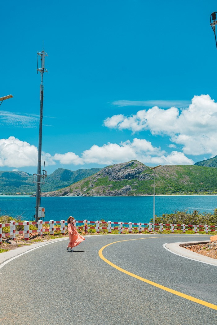 Mê mẩn với cung đường đẹp như tranh vẽ tại đặc khu duy nhất của TP. HCM- Ảnh 3. Mê mẩn với cung đường đẹp như tranh vẽ tại đặc khu duy nhất của TP. HCM- Ảnh 3.