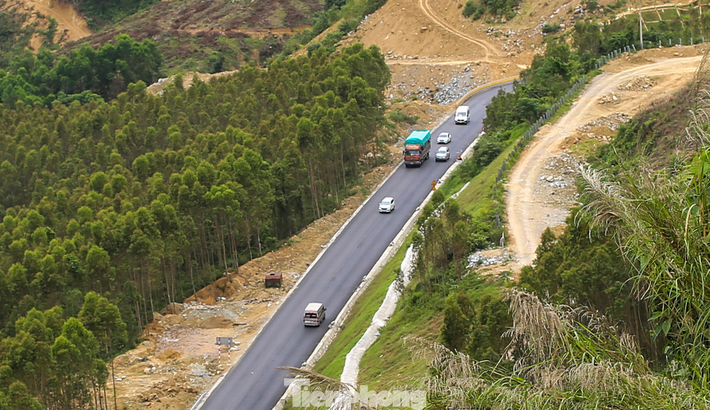 Quốc lộ 19, tuyến giao thông huyết mạch nối hai đô thị của Gia Lai (Quy Nhơn - Pleiku). Ảnh: Trương Định tp-l1-7893-3653.jpg