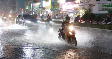 Thời tiết TPHCM và Nam bộ sau mưa lớn gây ngập lụt