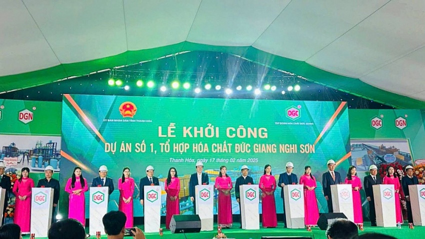 Hóa chất Đức Giang (<a style='text-decoration: none;' href='/DGC'>DGC</a>) đặt mục tiêu lãi 880 tỷ trong quý III, rót mạnh vốn vào tổ hợp hóa chất lớn nhất Việt Nam