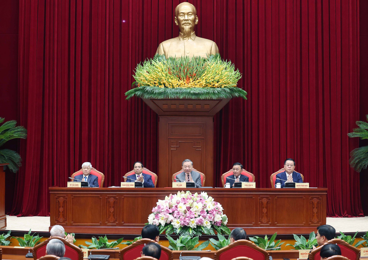 vna-potal-tong-bi-thu-to-lam-gap-mat-dai-bieu-tri-thuc-nha-khoa-hoc-van-nghe-sy-8193378.jpg