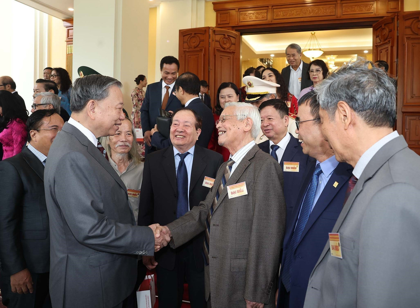 vna-potal-tong-bi-thu-to-lam-gap-mat-dai-bieu-tri-thuc-nha-khoa-hoc-van-nghe-sy-8193317.jpg