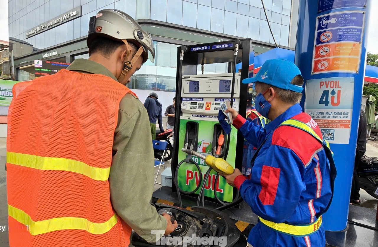 Giá xăng tăng nhẹ từ 15h chiều nay. tp-xang-dau-3.jpg