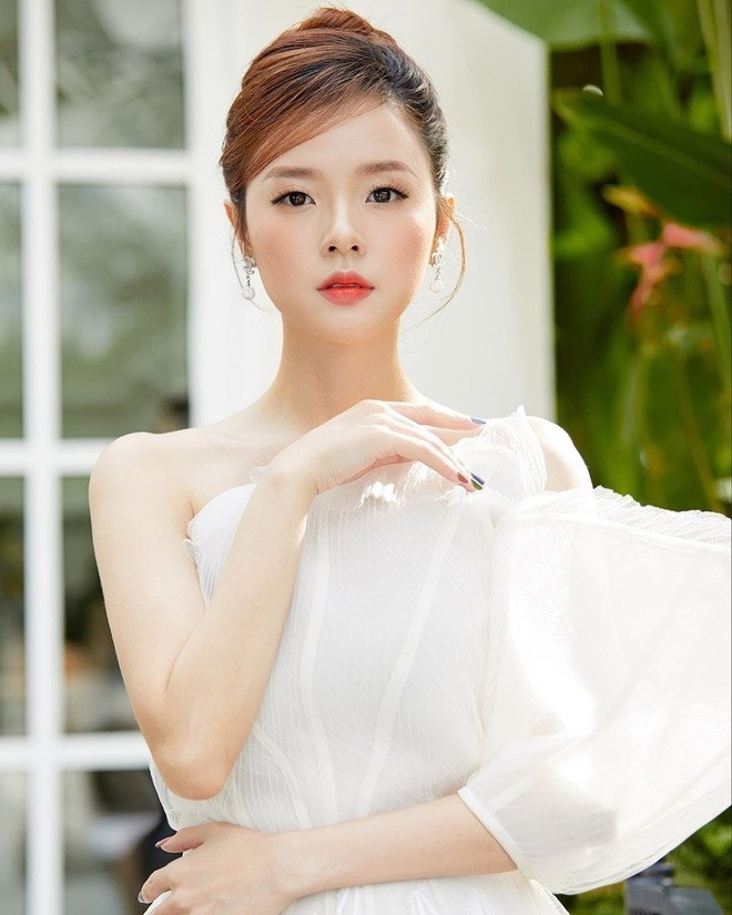 Biệt thự triệu đô của giảng viên đại học từng là hotgirl đình đám: Thuộc khu đắt đỏ nhất TP, an ninh cực nghiêm ngặt- Ảnh 5. Biệt thự triệu đô của giảng viên đại học từng là hotgirl đình đám: Thuộc khu đắt đỏ nhất TP, an ninh cực nghiêm ngặt- Ảnh 5.