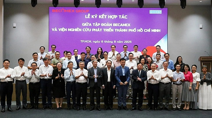 Becamex <a style='text-decoration: none;' href='/IDC'>IDC</a> (<a style='text-decoration: none;' href='/BCM'>BCM</a>) muốn xây dựng trục logistics xanh Nam Bộ, tạo 'tiền đề vàng' cho đường sắt cao tốc Bắc - Nam