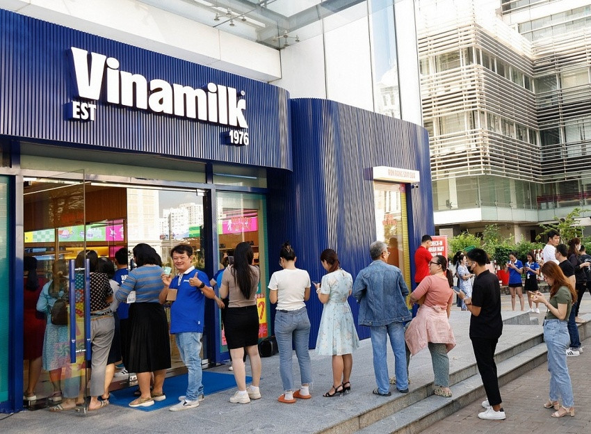 Doanh thu từ chuỗi cửa hàng đạt kỷ lục, Vinamilk (<a style='text-decoration: none;' href='/VNM'>VNM</a>) lên kế hoạch mở thêm 200 điểm bán trong năm 2025