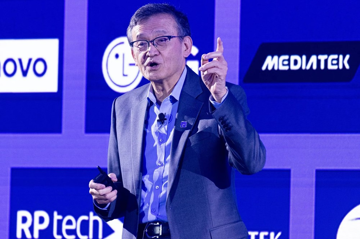 Bị ông Trump yêu cầu từ chức, CEO Intel lập tức lên tiếng