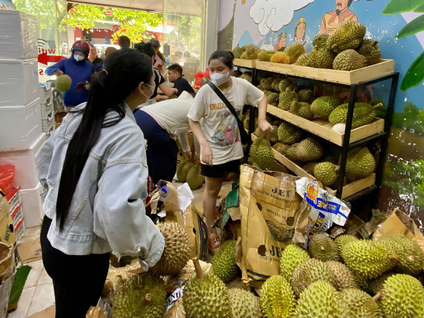 Khách từ khắp nơi đổ về z6886533177152-18093234b7696a9d85feba1813da8e2a.jpg