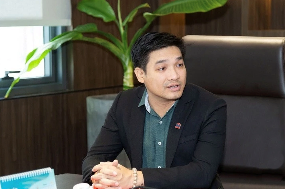 Chủ tịch Hội đồng quản trị <a style='text-decoration: none;' href='/DIC'>DIC</a> Corp Nguyễn Hùng Cường nhận 900 triệu đồng trong 6 tháng đầu năm. 2.png