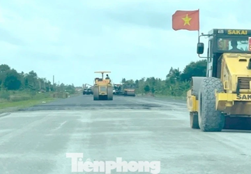 Cao tốc Cần Thơ - Cà Mau 'đua' tiến độ, thi công không nghỉ lễ 2/9