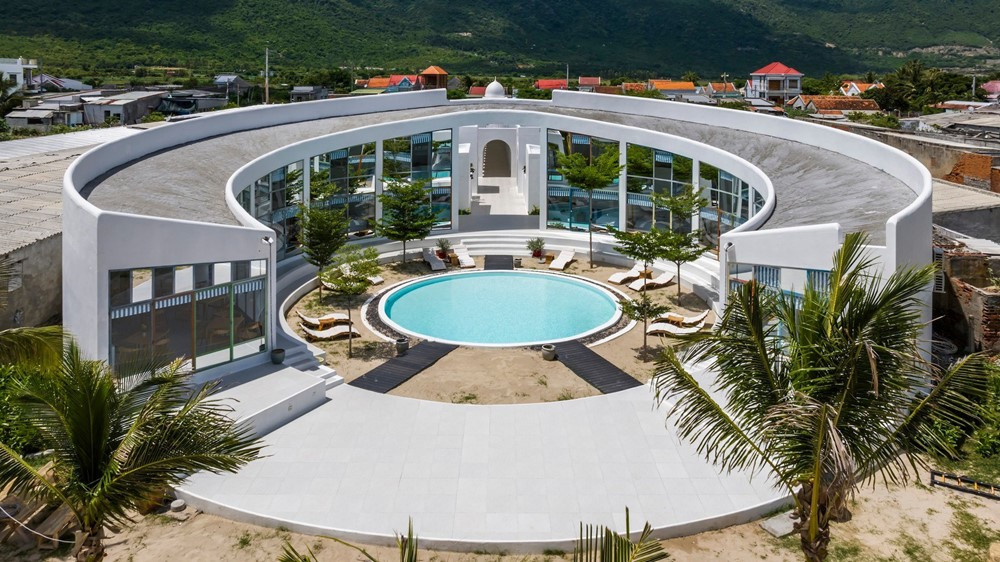 Cô gái quê Cà Mau vừa được đại gia hơn 26 tuổi tặng căn nhà view biển 10 tỷ ở thành phố đáng sống nhất VN, bất động sản khắp nơi - ảnh 4