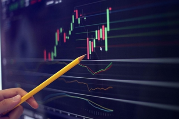 Chuyên gia lo ngại nhịp điều chỉnh 15%, thanh khoản TTCK phiên 10/9 suy yếu