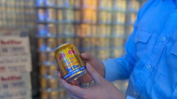 Nhận tin mật rồi đột kích 5 xưởng sản xuất quy mô lớn, công an triệt phá đường dây sản xuất nước ngọt Redbull giả, tịch thu hơn 160.000 lon nước