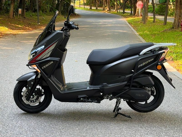 Mẫu 'xe ga quốc dân' 150cc vừa trình làng: Giá mềm từ 25,8 triệu, bình xăng 'khủng' chạy tới 600 km/ lần đổ Mẫu 'xe ga quốc dân' 150cc vừa trình làng: Giá mềm từ 25,8 triệu, bình xăng 'khủng' chạy tới 600 km/ lần đổ